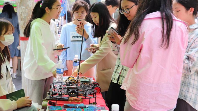 金融知识图谱标准化建设的路径与挑战**